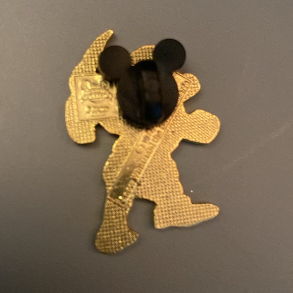 Disney Pin 8590 Snow White and the Seven Dwarfs Grumpy Holding a Pick Axe - Picture 2 of 4